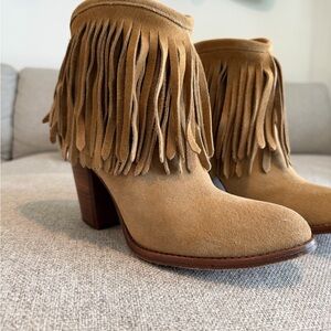 Frye Llana fringe short biscuit Suede Fringe Ankle Boots
